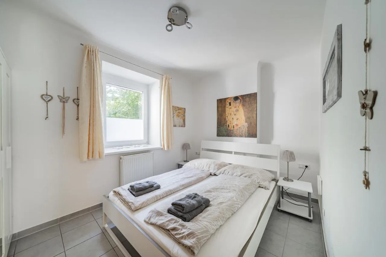 Modernes Appartement Nahe U-Bahn Und Schoenbrunn Vienna