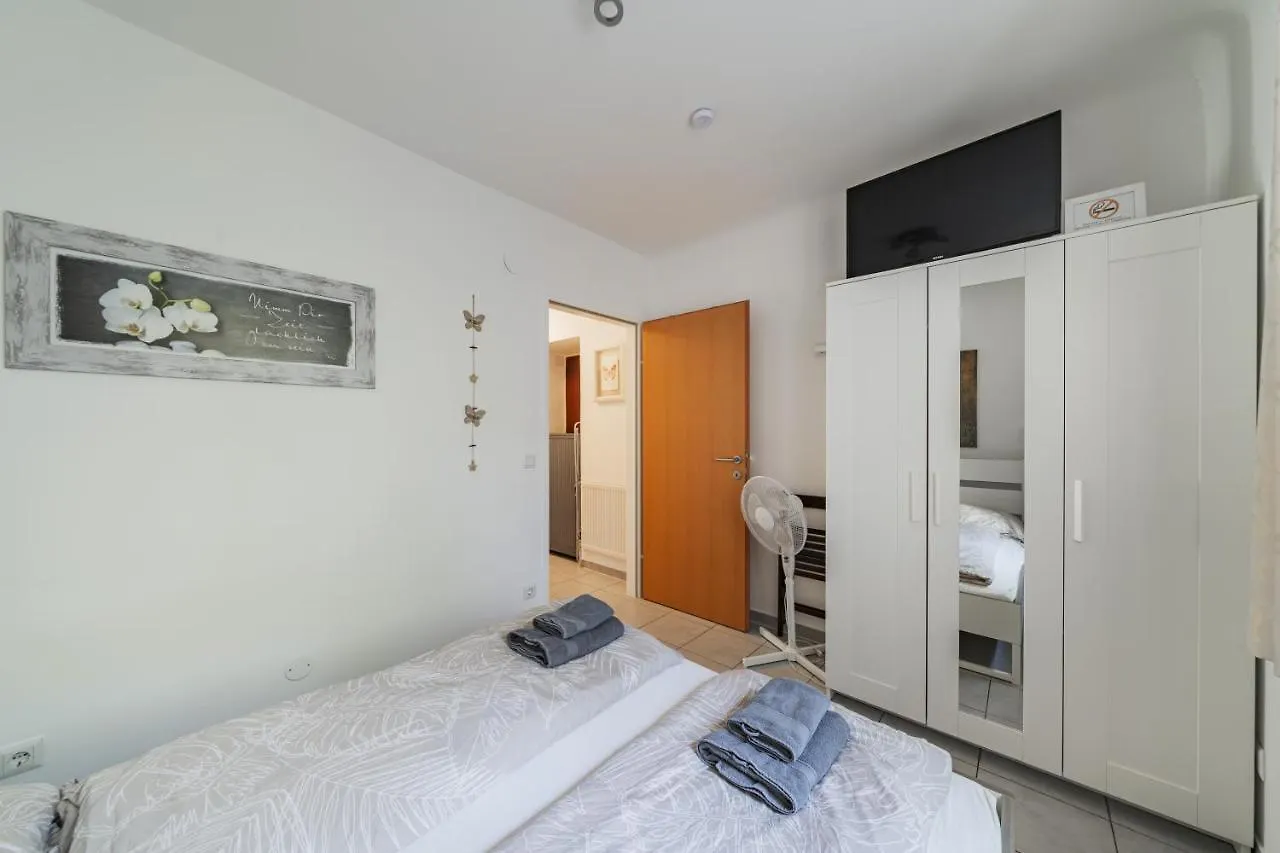 Modernes Appartement Nahe U-Bahn Und Schoenbrunn Vienna Appartamento