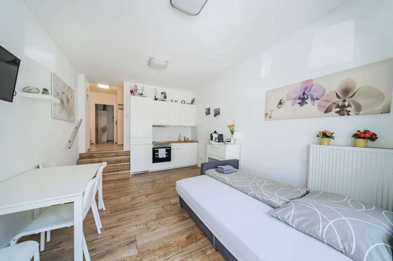 Modernes Appartement Nahe U-Bahn Und Schoenbrunn Vienna