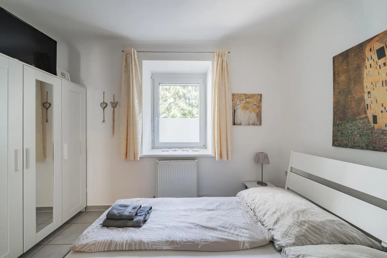 Modernes Appartement Nahe U-Bahn Und Schoenbrunn Vienna 0*,  Austria